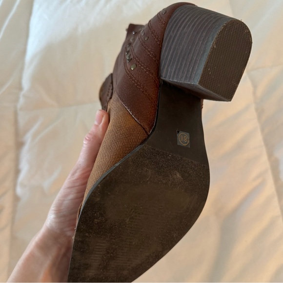 Brand: Coconuts by Matisse. Size: 8. Color: Brown with brass and orange detail. - Picture 4 of 6